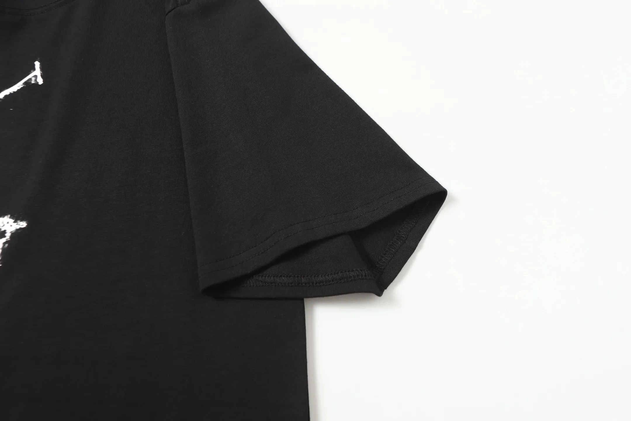 P130 Style number: A007 [Ralph Lauren classic classic printed round neck basic short sleeves] ✅270g double yarn fabric, custom woven and dyed threads ✅Original stickers Scan the QR code to enter the official website ✅Large version, loose and stylish, can wear up to 210 pounds Color: black, white, navy blue, dark gray, light gray Size: S-XL
